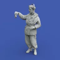   Royal Model German tanker in winter dress with Tiger I Early cupola 1:35 (RM961)