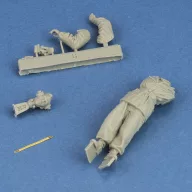   Royal Model German tanker in winter dress with Tiger I Early cupola 1:35 (RM961)
