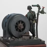   Royal Model German infantry soldier eating - WWII 1:35 (RM972)