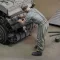 Royal Model German soldier at work - WWII 1:48 (RM973)