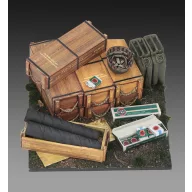 Royal Model Base with 105 mm Ammo with Cases cm4x4 (RM992)