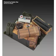Royal Model Base with 105 mm Ammo with Cases cm4x4 (RM992)