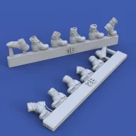   Royal Model German infantry boots with gaiters-various positions-WWII (no.2) 1:35 (RM996)