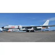 Trumpeter Xian H-6K Stratedgic Bomber 1:144 (03930)