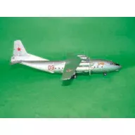 Trumpeter Antonov An-12 BK Cub 1:100 (04001)