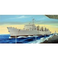   Trumpeter AOE Fast Combat Support Ship USS Sacram. 1:700 (05785)